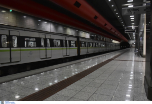 Συναγερμός στον Κορυδαλλό: Άνδρας έπεσε στις γραμμές του Μετρό