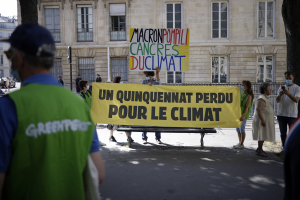 Η Greenpeace καταγγέλλει τη Γαλλία για βιομηχανικά deals με τη Ρωσία