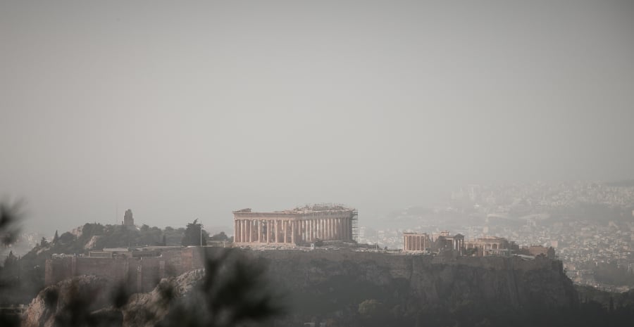 Η Αθήνα θα μετατραπεί σε έρημο: Χαοτική πρόβλεψη Bloomberg για τους καύσωνες στην Ελλάδα
