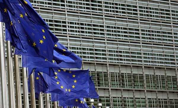Στηρίζει την Ελλάδα η Ευρωπαϊκή Επιτροπή Περιφερειών
