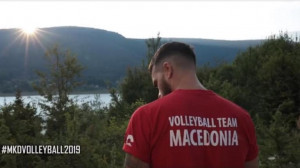 Η Εθνική βόλεϊ ανδρών των Σκοπίων φόρεσε μπλουζάκια που γράφουν Μακεδονία - Η αντίδραση της ελληνικής ομοσπονδίας