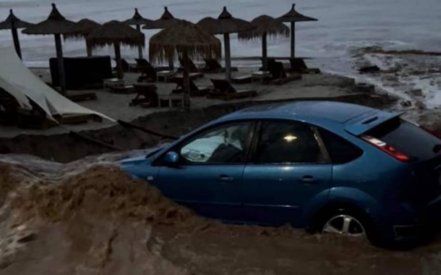 Θάσος: Η κακοκαιρία «σάρωσε» τα πάντα - Βούλιαξαν αυτοκίνητα, πλημμύρισαν σπίτια και ξενοδοχεία, ποτάμια οι δρόμοι