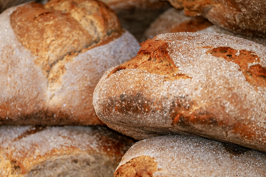 Το ψωμί ολικής αλέσεως είναι καλό για απώλεια βάρους εξασθένηση των μεγάλων χειλέων