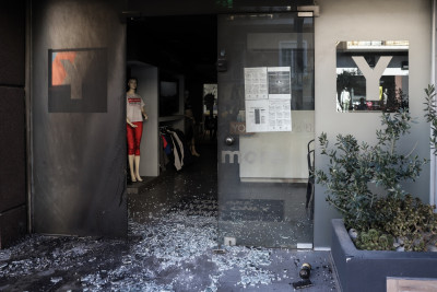 ΣΥΡΙΖΑ: Καταδικάζουμε την εμπρηστική επίθεση στα καταστήματα της συζύγου Χαρδαλιά