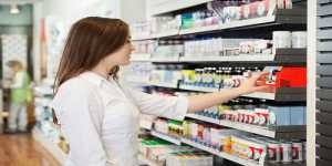 Βορίδης :Υποχρέωση της χώρας η μείωση του κέρδους των φαρμακοποιών 