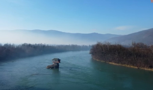 Drina river house: Ένα απίστευτο σπίτι μέσα στο ποτάμι δείτε το βίντεο