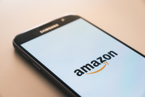 Η Amazon δείχνει την πόρτα της εξόδου σε 18.000 υπαλλήλους