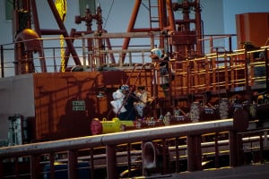 Με 32 μετανάστες, για 6η μέρα χωρίς να βρίσκει λιμάνι το πλοίο της Sea Watch στη Μεσόγειο