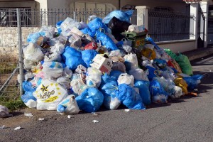 Σε ιδιώτη αναθέτει ο δήμος Θεσσαλονίκης την αποκομιδή των σκουπιδιών