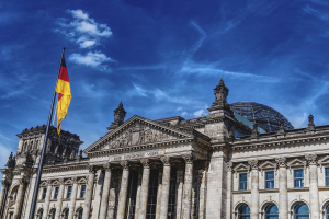 Γερμανία: «Πράσινο φως» από τη Bundestag στη διεύρυνση του NATO με Σουηδία και Φινλανδία