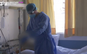 Αυτοψία σε μονάδα κορονοϊού: Σοκάρουν οι εικόνες, ασθενείς τοποθετούνται μπρούμυτα για να αναπνέουν (βίντεο)