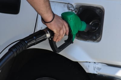Φωτιά στα καύσιμα - Σε ποιες περιοχές της χώρας η βενζίνη αγγίζει τα 2,145 ευρώ το λίτρο