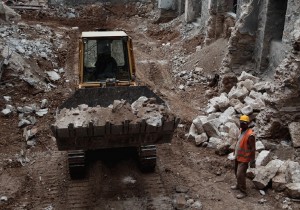 Ανακατασκευή της γέφυρας Μάκρωνα και παράλληλες οδικές εργασίες στα Κύθηρα