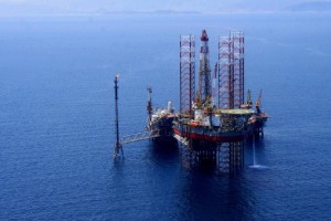 Παρατείνεται η συμφωνία για μείωση της παραγωγής πετρελαίου κατά 9 μήνες