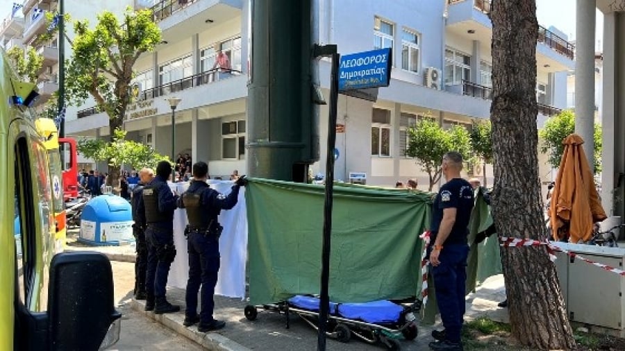 Φριχτή τραγωδία στην Αλεξανδρούπολη: Άστεγος έπεσε σε κάδο πολτοποίησης σκουπιδιών (βίντεο)
