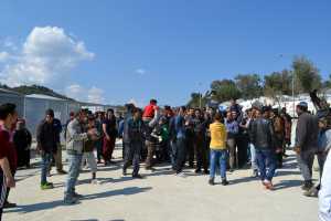 Στη Λέσβο 350 αστυνομικοί της Frontex - Αντιδράσεις στην Τουρκία για την μετεγκατάσταση