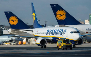 Κορονοϊός: Απολυμαίνουν αεροσκάφος της Rynair τέσσερις μέρες μετά το κρούσμα