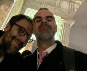 Αύγουστος Κορτώ: Παντρεύτηκε με τον σύντροφό του στο δημαρχείο της Αθήνας