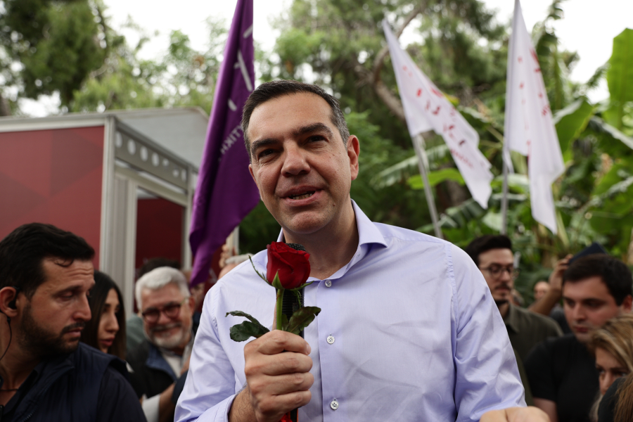 Φουλ στροφή του ΣΥΡΙΖΑ σε πρόγραμμα: Τα 7 βήματα για «Δίκαιη Κοινωνία» και «Ευημερία για όλους»