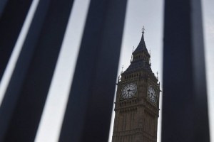 Παραμονή στην τελωνειακή ένωση της Ε.Ε. θα προσπαθήσει ο Βρετανός ΥΠΟΙΚ