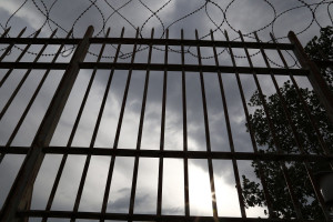 Ηράκλειο: Προφυλακιστέα τα τρία από τα τέσσερα μέλη οικογένειας που εξέδιδαν την 25χρονη
