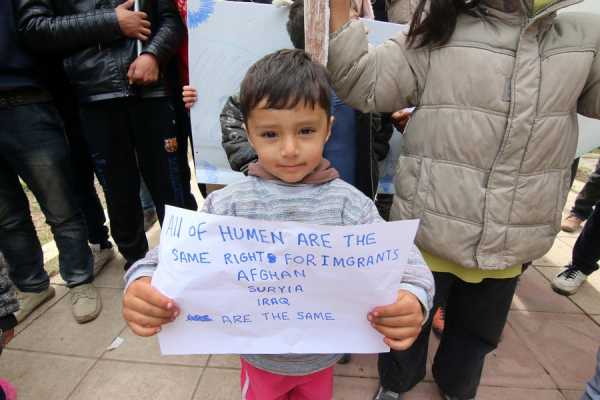 Συγκεντρώσεις διαμαρτυρίας από Κούρδους και Σύρους στην Ειδομένη