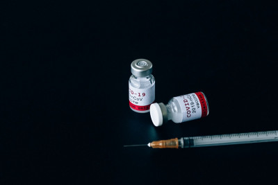 Βασιλακόπουλος για θρομβώσεις: Δεν υπάρχει απόδειξη κινδύνου για το εμβόλιο της AstraZeneca, αλλά ούτε και ασφαλείας