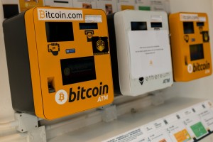 Η τιμή του bitcoin υποχώρησε 8% - Έφτασε κάτω από τα 7.000 δολάρια