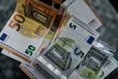 Στο τραπέζι επιταγή ακρίβειας: Ποιοι «δικαιούνται» έκτακτο επίδομα 200 ευρώ