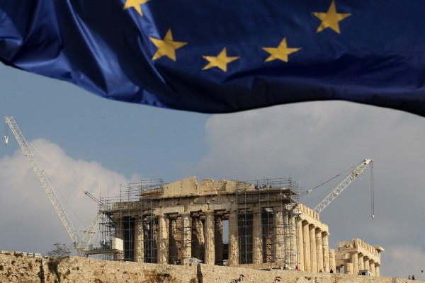 Telegraph: Η Ελλάδα δραπετεύει από μια οικονομική τραγωδία