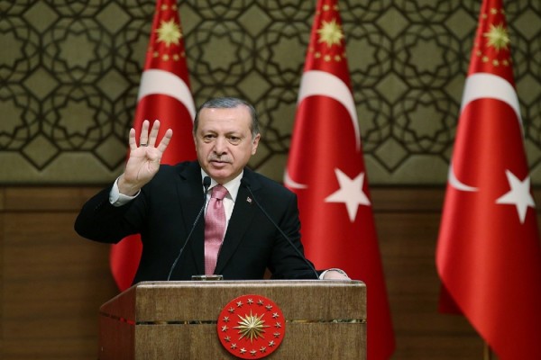 Ερντογάν: Πρέπει πρώτα να ψάξετε τον ορισμό του δικτάτορα!