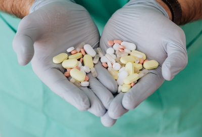 ΗΠΑ: Η MSD ζητεί επείγουσα έγκριση για το χάπι κατά του κορονοϊού