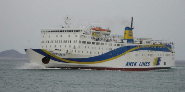 Το πλοίο «Πρέβελης» προσέκρουσε στο λιμάνι της Σητείας - Ταλαιπωρία για τους επιβάτες