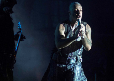 Για τη σεξουαλική κακοποίηση 12 γυναικών καταγγέλλεται ο τραγουδιστής των Rammstein