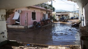 ENSSER: H φονική πλημμύρα στην Μάνδρα δεν μπορεί να αποκαλείται μόνο «φυσική καταστροφή»