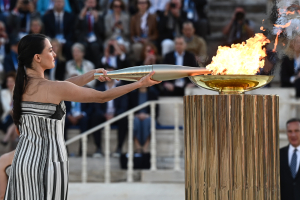 Ολυμπιακοί Αγώνες 2024: Με πλοίο ταξιδεύει η φλόγα στο Παρίσι - Υποδοχή με δρακόντεια μέτρα