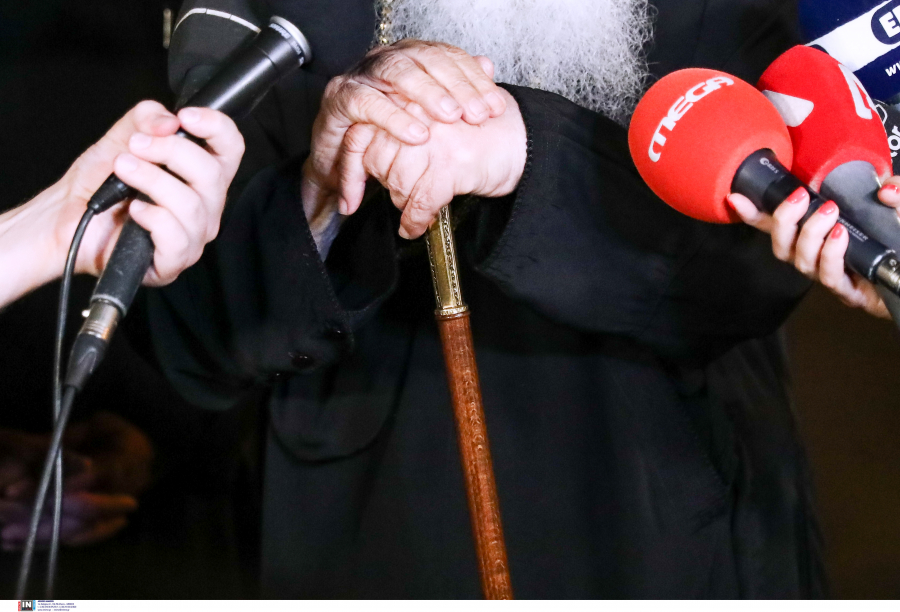Μονή Πετράκη: «Στην αρχή νομίζαμε ότι μας ρίχνει αγιασμό», λέει ο Μητροπολίτης Άρτας για την επίθεση με καυστικό υγρό