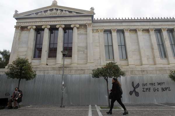 «Τρύπα» στα έσοδα 400 εκατ ευρω βλέπει το ΔΝΤ και ζητά νέα μέτρα