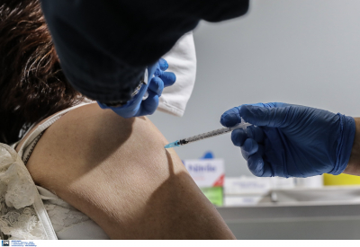 Παγώνη: Τα πράγματα από Οκτώβρη δεν θα πάνε καλά αν δεν «πιάσουμε» το 80% στους εμβολιασμούς