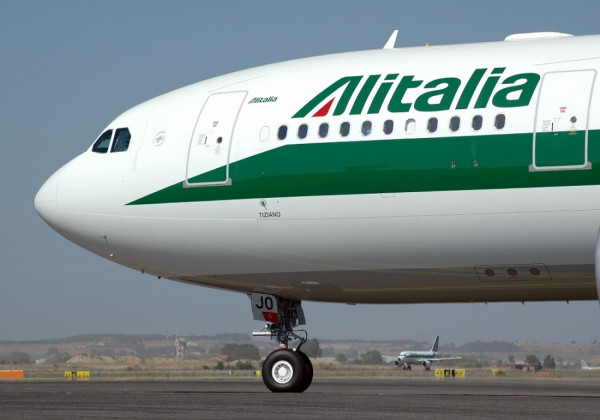 Κορονοϊός: Η Alitalia αναστέλλει όλες τις πτήσεις από και προς το Μιλάνο