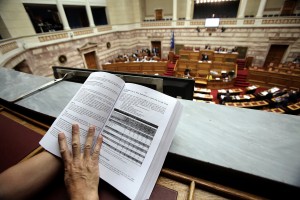 SZ: Οι δανειστές συζητούν παράταση του προγράμματος της Ελλάδας