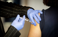 Γερμανία: Γιατροί κατηγορούνται για πλαστά πιστοποιητικά εμβολιασμού και αραιωμένα εμβόλια