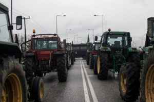 Οι αγρότες ξεκινούν τα μπλόκα - Στον δρόμο τα τρακτέρ από την Δευτέρα