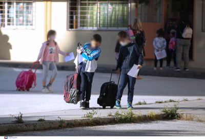 Κλείνουν δεκάδες σχολεία στη Πελοπόννησο (βίντεο)