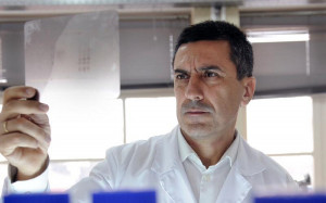 Κορονοϊός: Το εμβόλιο για τον κορονοϊό θα αργήσει 10-12 μήνες, εκτιμά ο καθηγητής Δημήτρης Κουρέτας