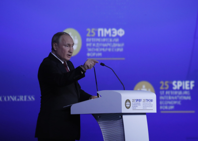 Ηγεμών... Πούτιν: Μακιαβελική ομιλία στο Παγκόσμιο Οικονομικό Φόρουμ με εκβιασμούς και προειδοποιήσεις