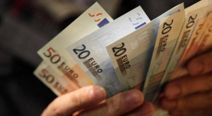 Επίδομα 800 ευρώ: Σήμερα οι πληρωμές σε 51.370 δικαιούχους σε ειδικές κατηγορίες και επιστήμονες