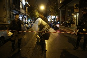 ΕΛΑΣ: Οι αστυνομικοί ήταν ο στόχος της ένοπλης επίθεσης - Επιστρέφει εσπευσμένα από την Κρήτη ο Τόσκας