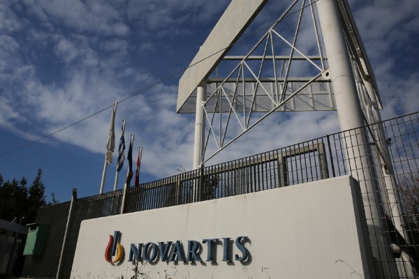 Ο ΣΦΕΕ καταδικάζει την επίθεση του Ρουβίκωνα στα γραφεία της Novartis,