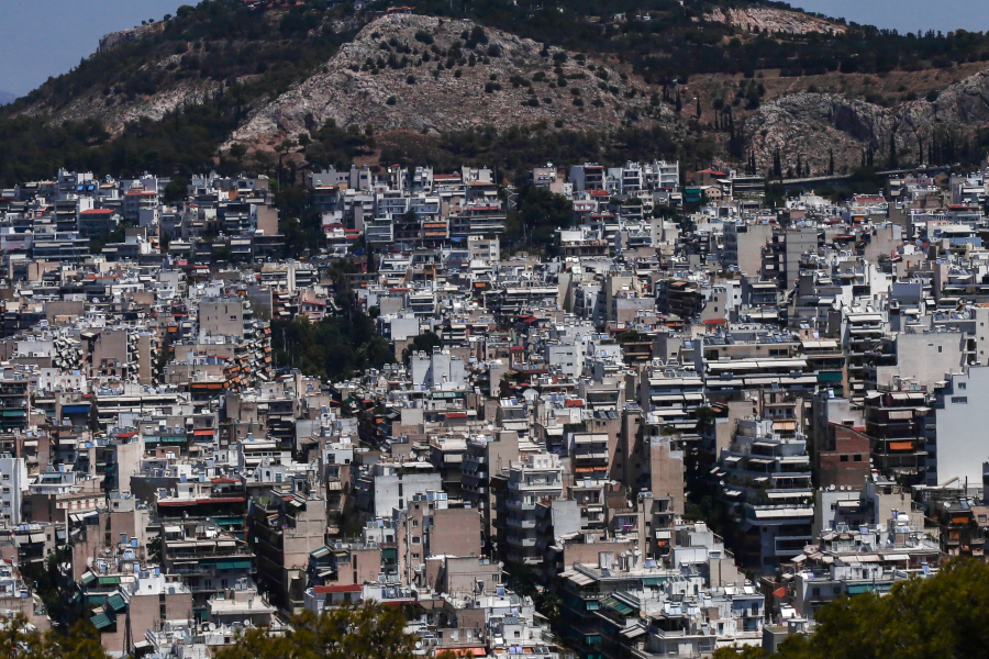 Ένας καλός μισθός πάει στη στέγαση μιας οικογένειας, ποια είναι τα ενοίκια σε 16 περιοχές της Αθήνας